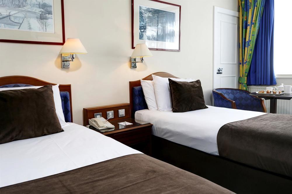 Best Western Ship Hotel Weybridge Exteriör bild