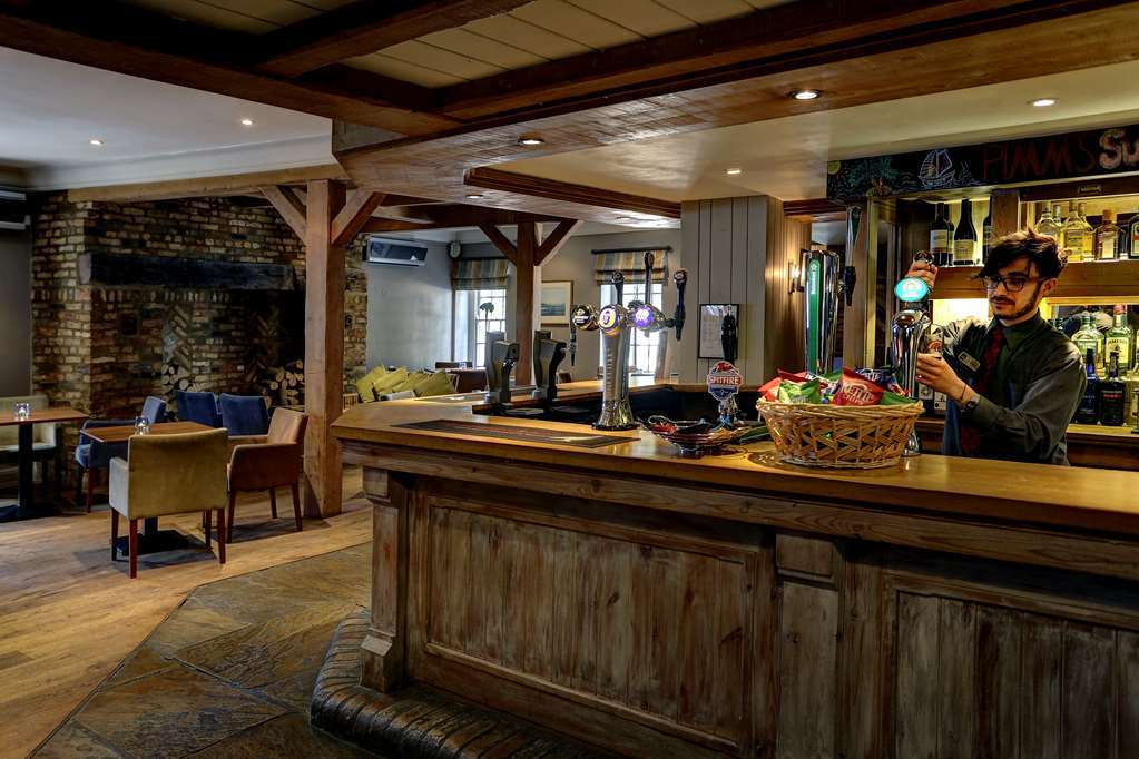 Best Western Ship Hotel Weybridge Exteriör bild